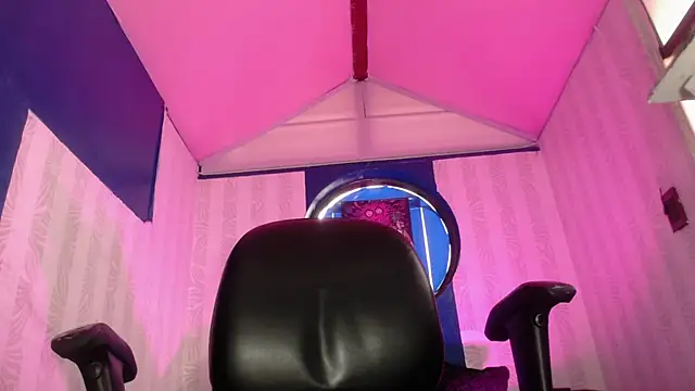 Snapshot of vitoria23_ chatting on 06-09-26, 02:39 vitoria23 online show from 06-09-26, 02:39