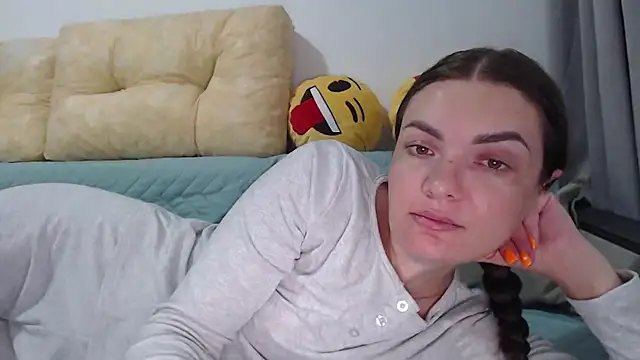 Snapshot of _JustmeHere_ chatting on 07-14-26, 05:07 JustmeHere online show from 07-14-26, 05:07