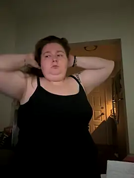 Snapshot of BBW2320 chatting on 11-17-25, 10:43 BBW2320 online show from 11-17-25, 10:43