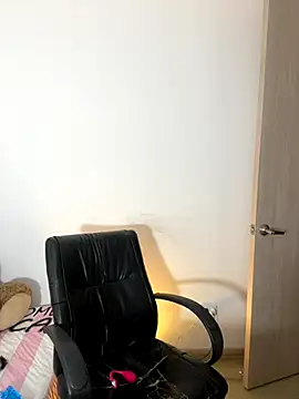 Alanna atm  online show from 11-19-25, 04:40