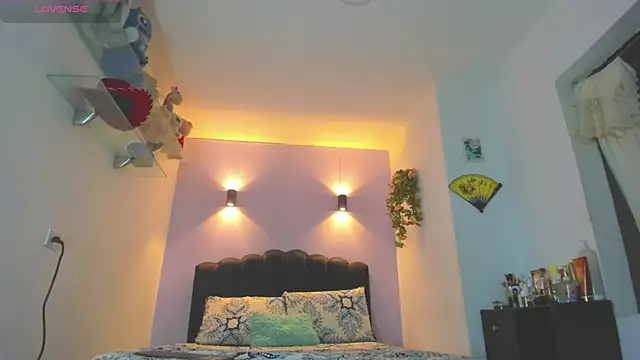 Snapshot of Sofia_Clauss_ chatting on 06-29-26, 10:15 Sofia Clauss online show from 06-29-26, 10:15