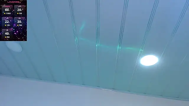 Snapshot of candy_lux_ chatting on 04-15-26, 02:02 candy lux online show from 04-15-26, 02:02