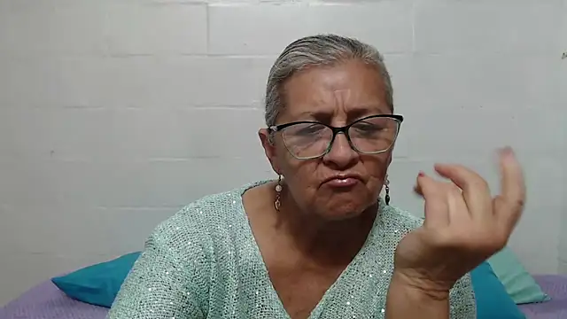 Snapshot of candy_mature_ chatting on 09-30-25, 11:54 candy mature online show from 09-30-25, 11:54