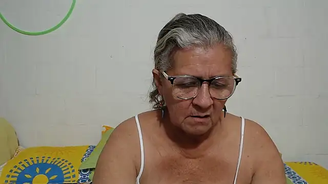 Snapshot of candy_mature_ chatting on 02-05-26, 01:32 candy mature online show from 02-05-26, 01:32