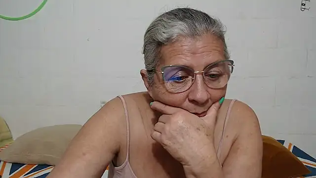 Snapshot of candy_mature_ chatting on 02-25-26, 12:20 candy mature online show from 02-25-26, 12:20