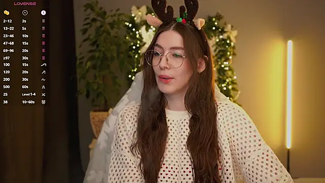 Ester Hill online show from 12-22-25, 01:57