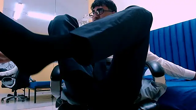 Snapshot of MilanZaire chatting on 01-15-26, 10:13 MilanZaire online show from 01-15-26, 10:13