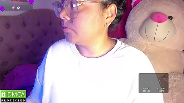 Snapshot of KittyHot20 chatting on 11-08-25, 02:06 KittyHot20 online show from 11-08-25, 02:06