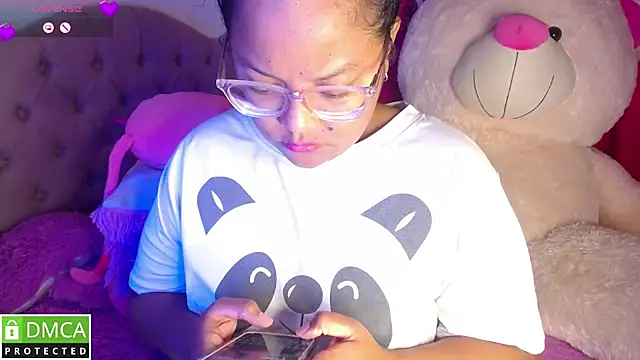 Snapshot of KittyHot20 chatting on 11-11-25, 03:01 KittyHot20 online show from 11-11-25, 03:01