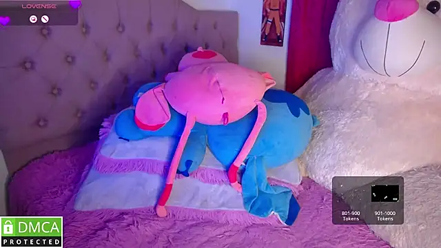 Snapshot of KittyHot20 chatting on 12-15-25, 10:14 KittyHot20 online show from 12-15-25, 10:14