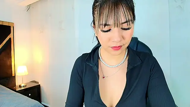 lina bedoya  online show from 05-27-26, 11:51