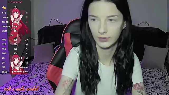 Snapshot of Miya_Dream_UKR chatting on 01-15-26, 05:05 Miya Dream UKR online show from 01-15-26, 05:05