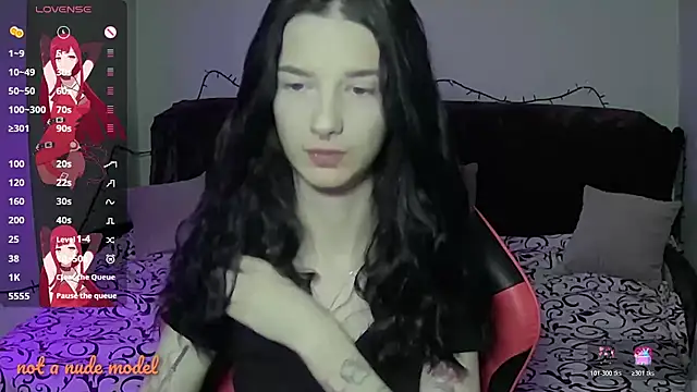 Snapshot of Miya_Dream_UKR chatting on 01-18-26, 06:01 Miya Dream UKR online show from 01-18-26, 06:01