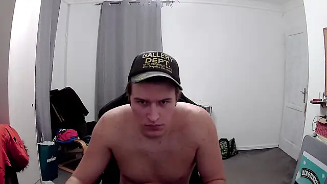 Snapshot of PKrisztian chatting on 03-09-26, 10:14 PKrisztian online show from 03-09-26, 10:14