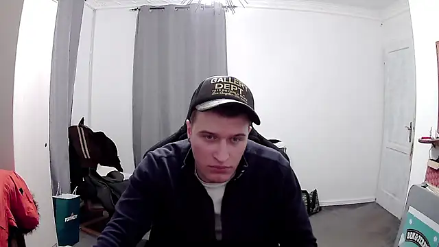 Snapshot of PKrisztian chatting on 03-24-26, 10:15 PKrisztian online show from 03-24-26, 10:15