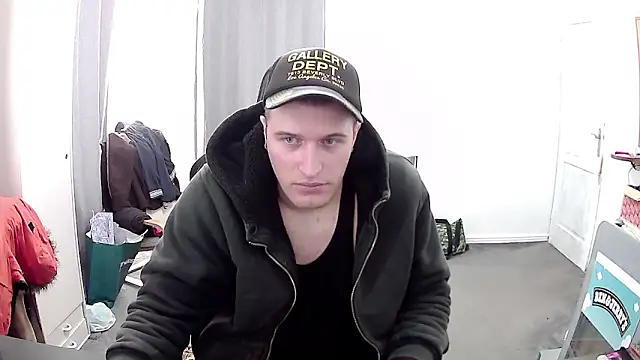 Snapshot of PKrisztian chatting on 03-31-26, 12:16 PKrisztian online show from 03-31-26, 12:16