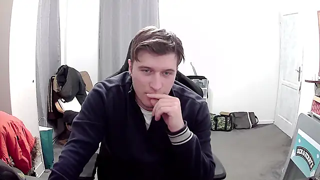 Snapshot of PKrisztian chatting on 04-13-26, 11:54 PKrisztian online show from 04-13-26, 11:54