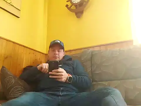 Snapshot of Jose_HotLatino chatting on 03-31-26, 02:28 Jose HotLatino online show from 03-31-26, 02:28