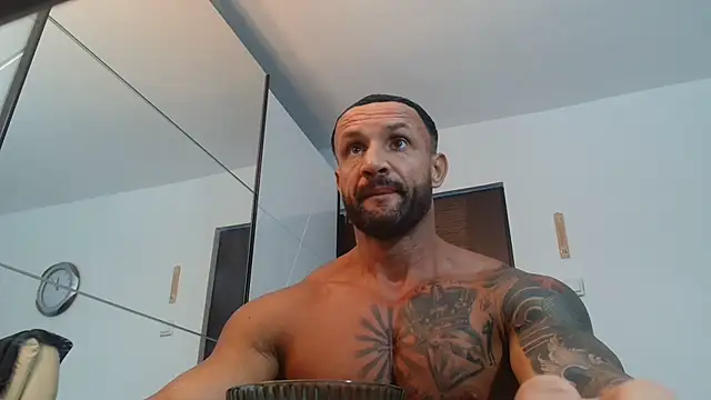 Magnificmuscles89 online show from 07-05-26, 09:16