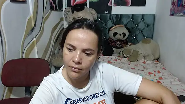 Snapshot of manzanahot9 chatting on 07-10-26, 09:56 manzanahot9 online show from 07-10-26, 09:56