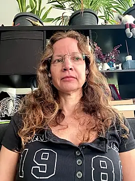 AnnikaRose online show from 03-13-26, 06:42