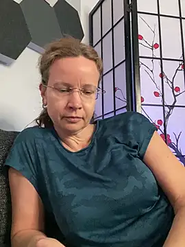 AnnikaRose online show from 04-08-26, 07:41