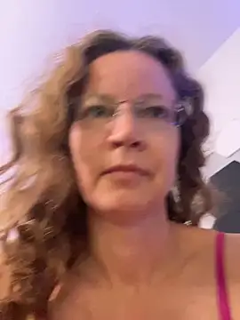 Snapshot of AnnikaRose chatting on 06-19-26, 03:11 AnnikaRose online show from 06-19-26, 03:11