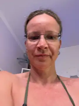 Snapshot of AnnikaRose chatting on 07-07-26, 02:58 AnnikaRose online show from 07-07-26, 02:58