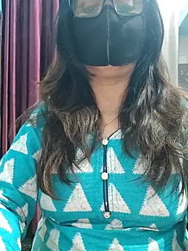Snapshot of Aishwaryaa_69 chatting on 01-14-26, 11:16 Aishwaryaa 69 online show from 01-14-26, 11:16