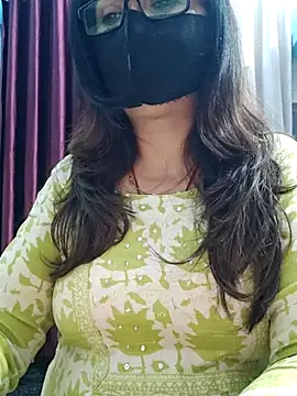 Snapshot of Aishwaryaa_69 chatting on 01-17-26, 08:08 Aishwaryaa 69 online show from 01-17-26, 08:08