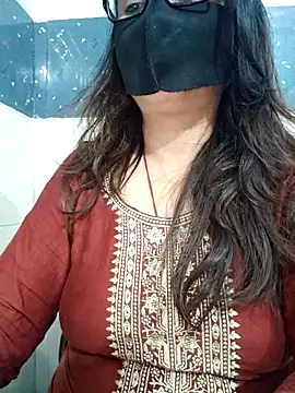 Snapshot of Aishwaryaa_69 chatting on 02-02-26, 07:40 Aishwaryaa 69 online show from 02-02-26, 07:40