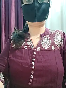 Snapshot of Aishwaryaa_69 chatting on 02-17-26, 10:12 Aishwaryaa 69 online show from 02-17-26, 10:12