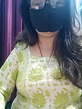 Snapshot of Aishwaryaa_69 chatting on 02-18-26, 08:21 Aishwaryaa 69 online show from 02-18-26, 08:21