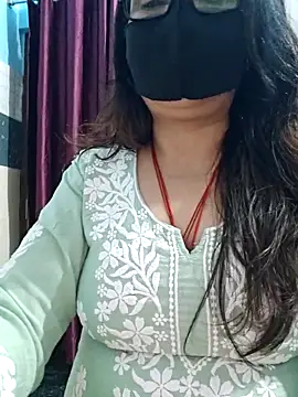 Snapshot of Aishwaryaa_69 chatting on 02-27-26, 07:30 Aishwaryaa 69 online show from 02-27-26, 07:30
