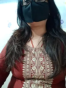 Snapshot of Aishwaryaa_69 chatting on 03-06-26, 08:55 Aishwaryaa 69 online show from 03-06-26, 08:55