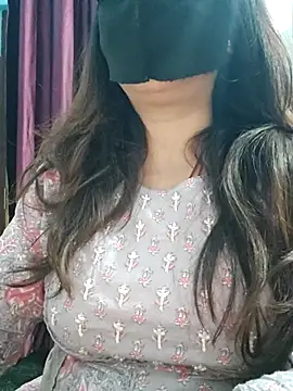 Snapshot of Aishwaryaa_69 chatting on 03-17-26, 11:13 Aishwaryaa 69 online show from 03-17-26, 11:13