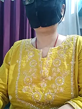 Snapshot of Aishwaryaa_69 chatting on 04-03-26, 03:04 Aishwaryaa 69 online show from 04-03-26, 03:04