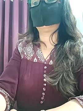 Snapshot of Aishwaryaa_69 chatting on 04-07-26, 02:34 Aishwaryaa 69 online show from 04-07-26, 02:34