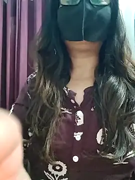 Snapshot of Aishwaryaa_69 chatting on 04-21-26, 02:26 Aishwaryaa 69 online show from 04-21-26, 02:26