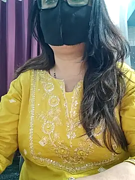 Snapshot of Aishwaryaa_69 chatting on 04-23-26, 02:41 Aishwaryaa 69 online show from 04-23-26, 02:41