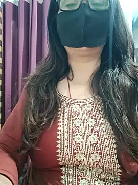 Snapshot of Aishwaryaa_69 chatting on 04-25-26, 02:25 Aishwaryaa 69 online show from 04-25-26, 02:25
