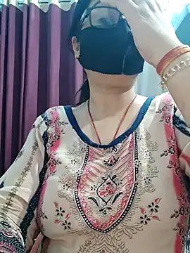 Snapshot of Aishwaryaa_69 chatting on 05-03-26, 03:18 Aishwaryaa 69 online show from 05-03-26, 03:18