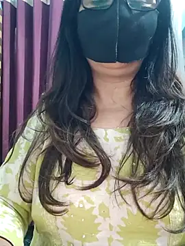 Snapshot of Aishwaryaa_69 chatting on 05-15-26, 02:18 Aishwaryaa 69 online show from 05-15-26, 02:18