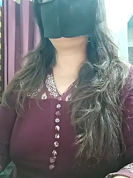 Snapshot of Aishwaryaa_69 chatting on 05-23-26, 02:17 Aishwaryaa 69 online show from 05-23-26, 02:17