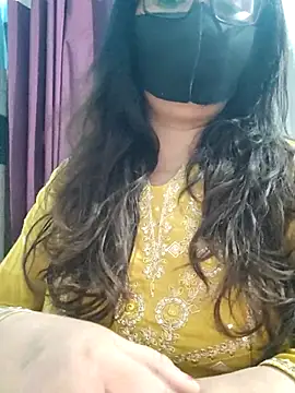 Snapshot of Aishwaryaa_69 chatting on 05-25-26, 08:31 Aishwaryaa 69 online show from 05-25-26, 08:31