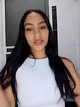 Snapshot of pleasure_and_fantasy chatting on 12-31-24, 05:18 pleasure and fantasy online show from 12-31-24, 05:18