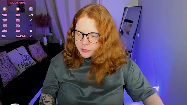 Snapshot of Cassie_xKiss chatting on 03-12-26, 08:48 Cassie xKiss online show from 03-12-26, 08:48