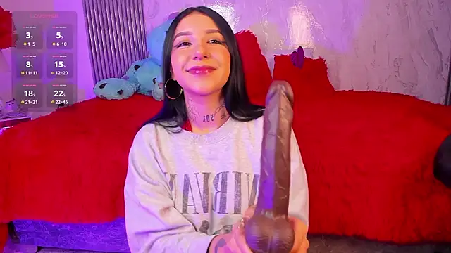 Snapshot of Leiaa_ chatting on 02-14-26, 05:48 Leiaa online show from 02-14-26, 05:48