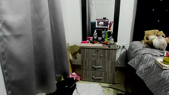 Sweet-Suck69 online show from 03-15-26, 12:27