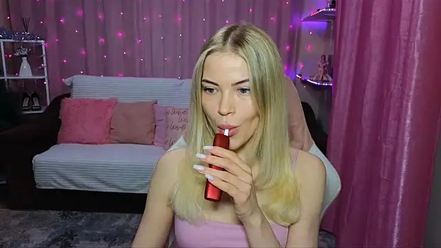 EmmyMills online show from 12-02-24, 06:10